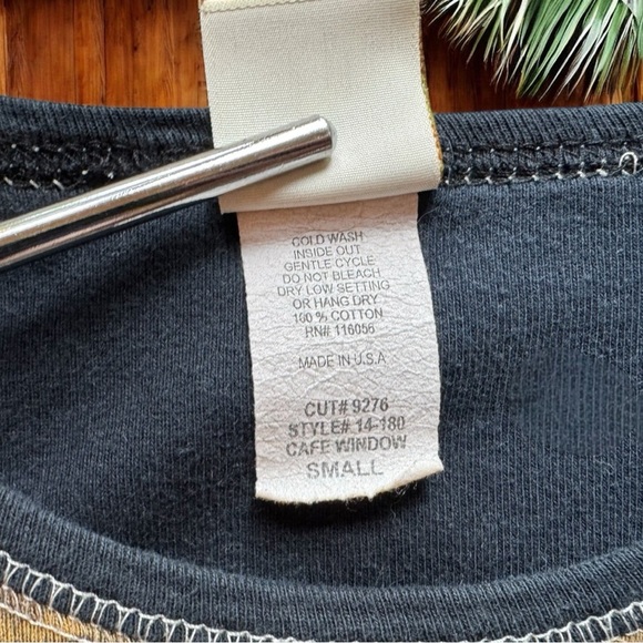 Jess & Jane Cafe Latte Window Graphic Top - Small - Made in USA - Picture 12 of 15